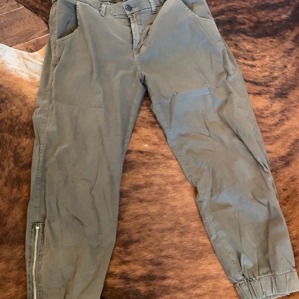 J Brand Stretch Cuffed Cargo Jean Size 29
